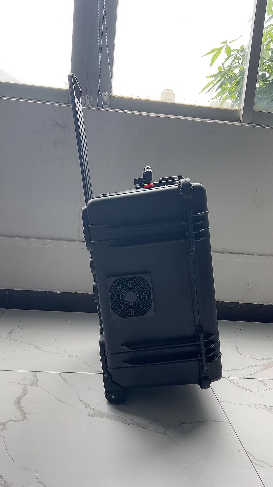 望江手拉箱型移动通信干扰器
